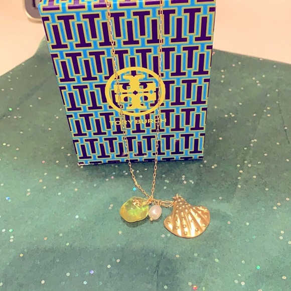 Tory Burch Jewelry - TORY BURCH Fashion Jewelry Pendant Necklace.